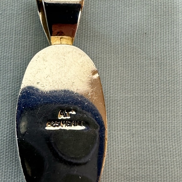 Sterling silver pendant with black stone - Picture 3 of 3